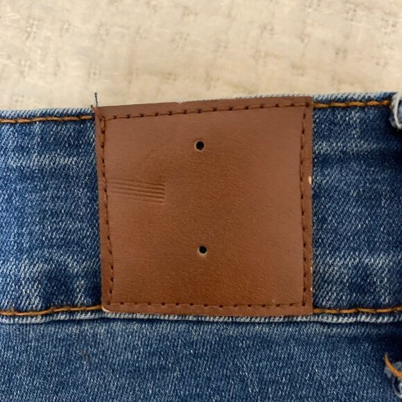 Tahari Cloe Fit Solution Skinny Jeans - Picture 3 of 7